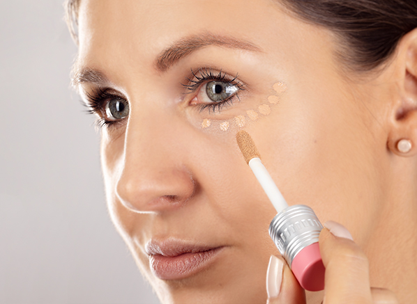 Should You Apply Concealer or Foundation First: Image of applying benefit boing medium