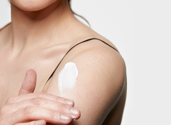 How to apply sunscreen SPF on the body 