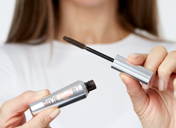 What does a mascara primer do? Benefit They're Real Mink-Brown Tinted Lash Primer