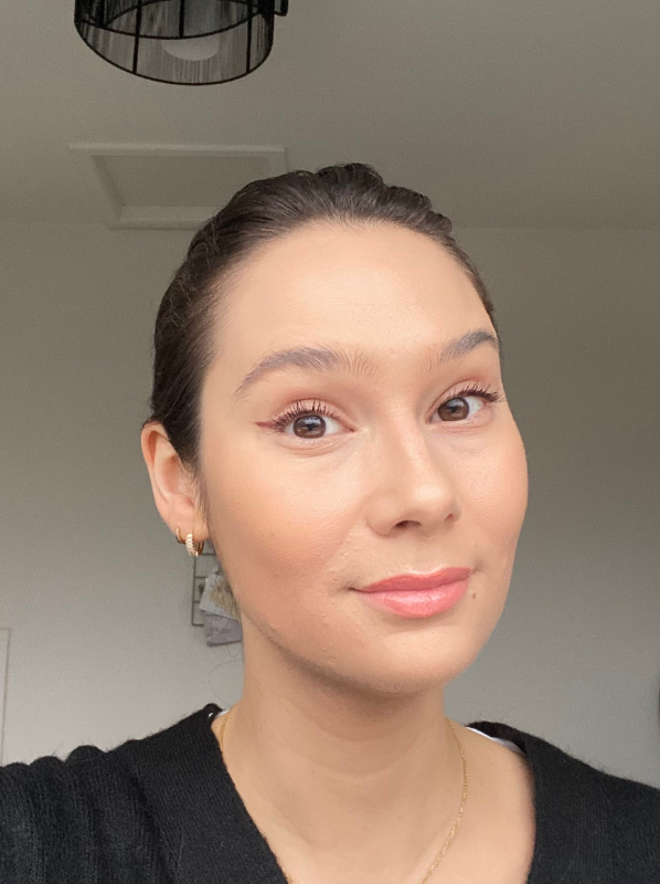 Testing one dot contouring trend using Urban Decay Naked Correcting Concealer shade 70WO blended result