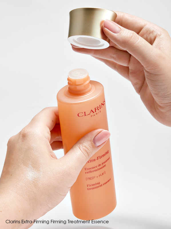What does Clarins Treatment Essence do?: Clarins Extra-Firming Firming Treatment Essence