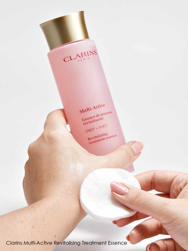 Clarins Treatment Essence Review: Clarins Multi-Active Revitalising Treatment Essence